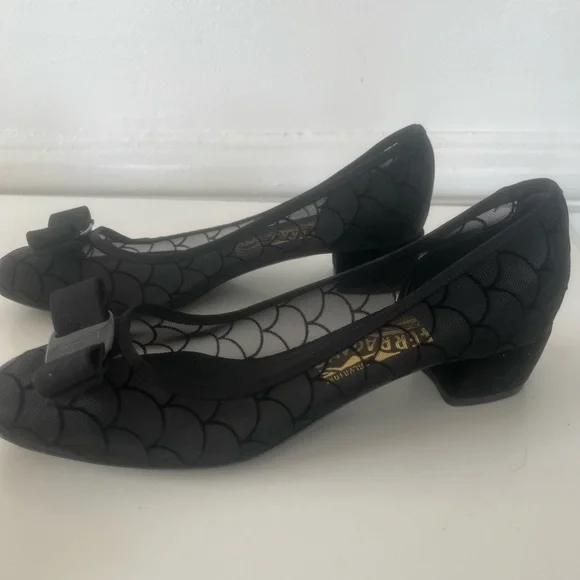 Ferragamo vara mesh bow pump size 7 1/2 nwt - Picture 2 of 16
